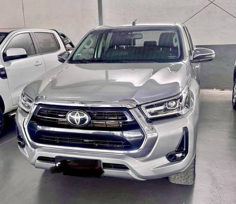TOYOTA HILUX 2.8 D-4D TURBO DIESEL CD SRX 4X4 AUTOMÁTICO